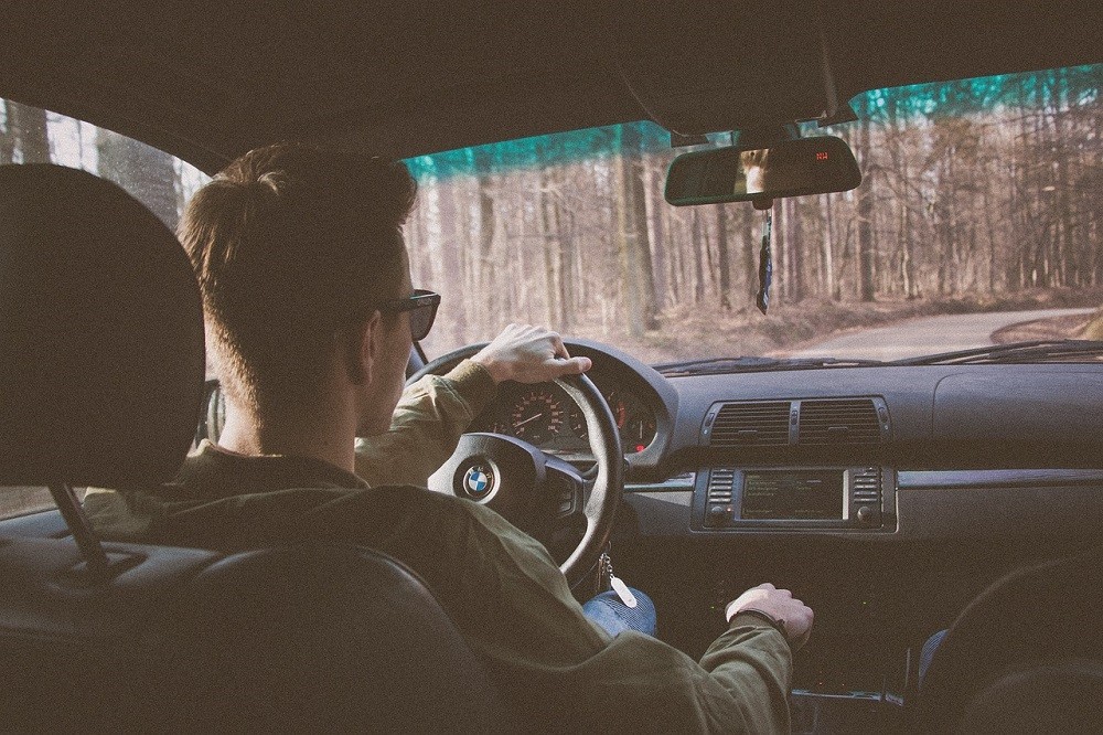 7 Tips On How To Be A More Courteous Driver - Driving Etiquette