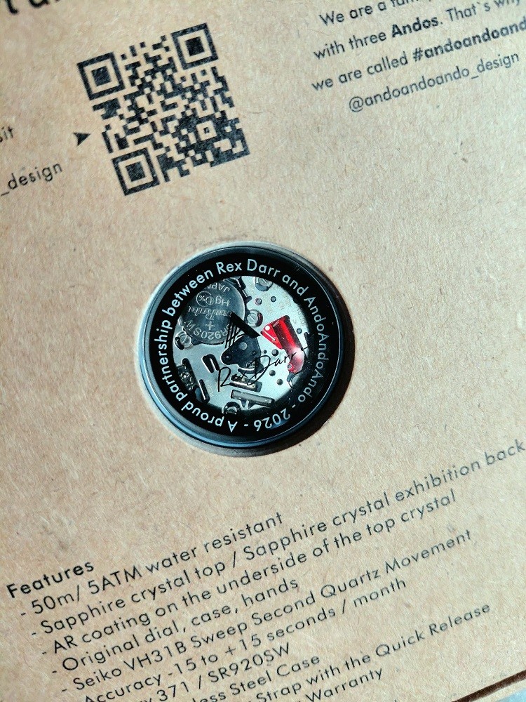 The vinyl record watch quartz movement